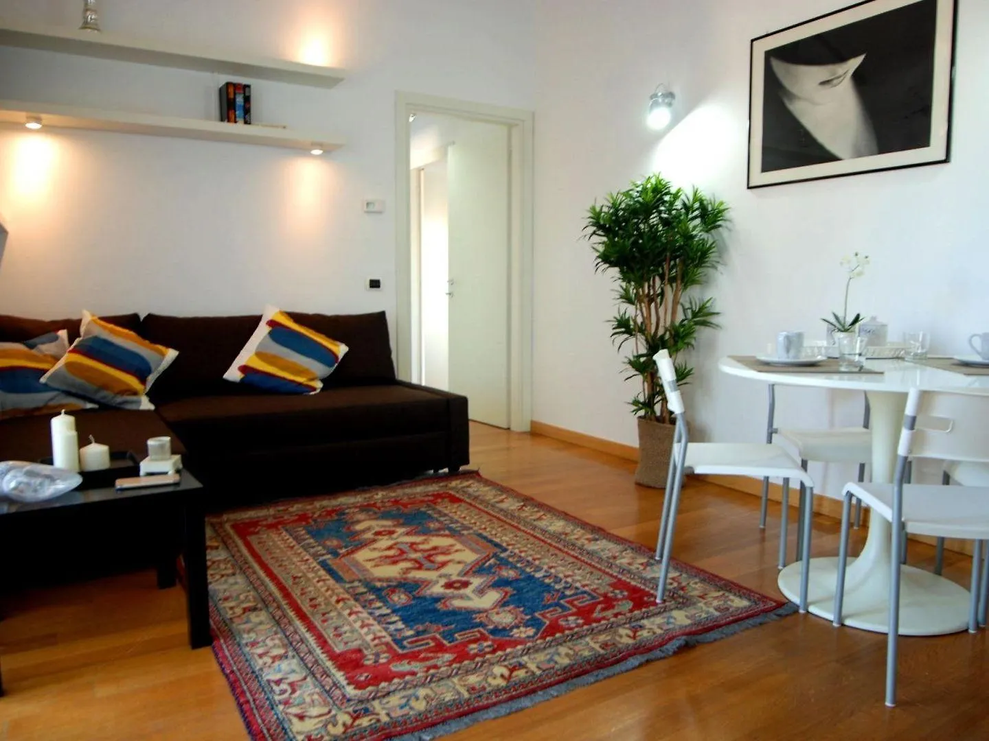 Apartment Appartamento Cimarosa J Milan Italy