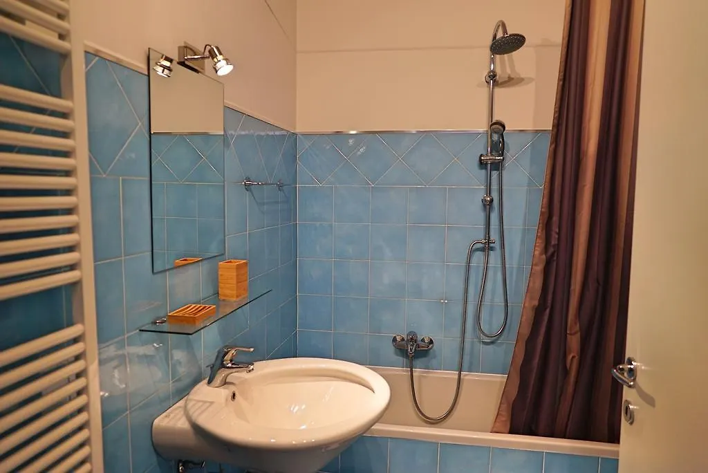 Appartamento Cimarosa J Milan Apartment