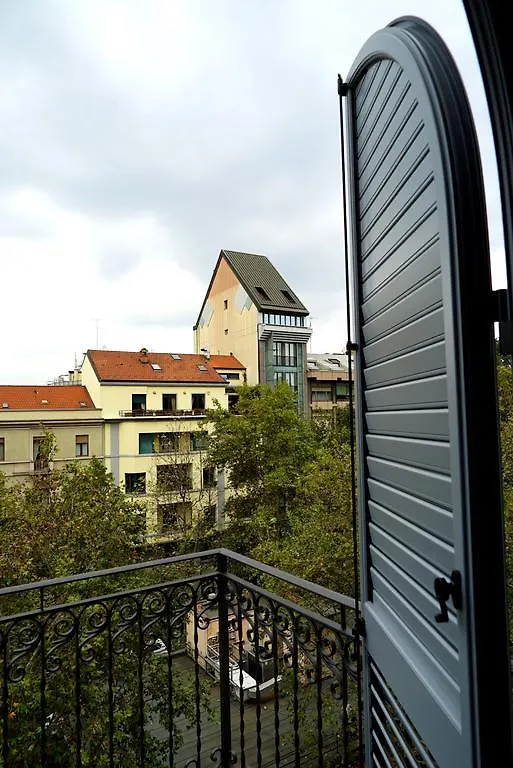 Appartamento Cimarosa J Milan Italy