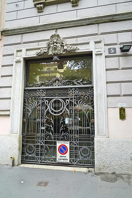 Appartamento Cimarosa J Milan 0*,  Italy